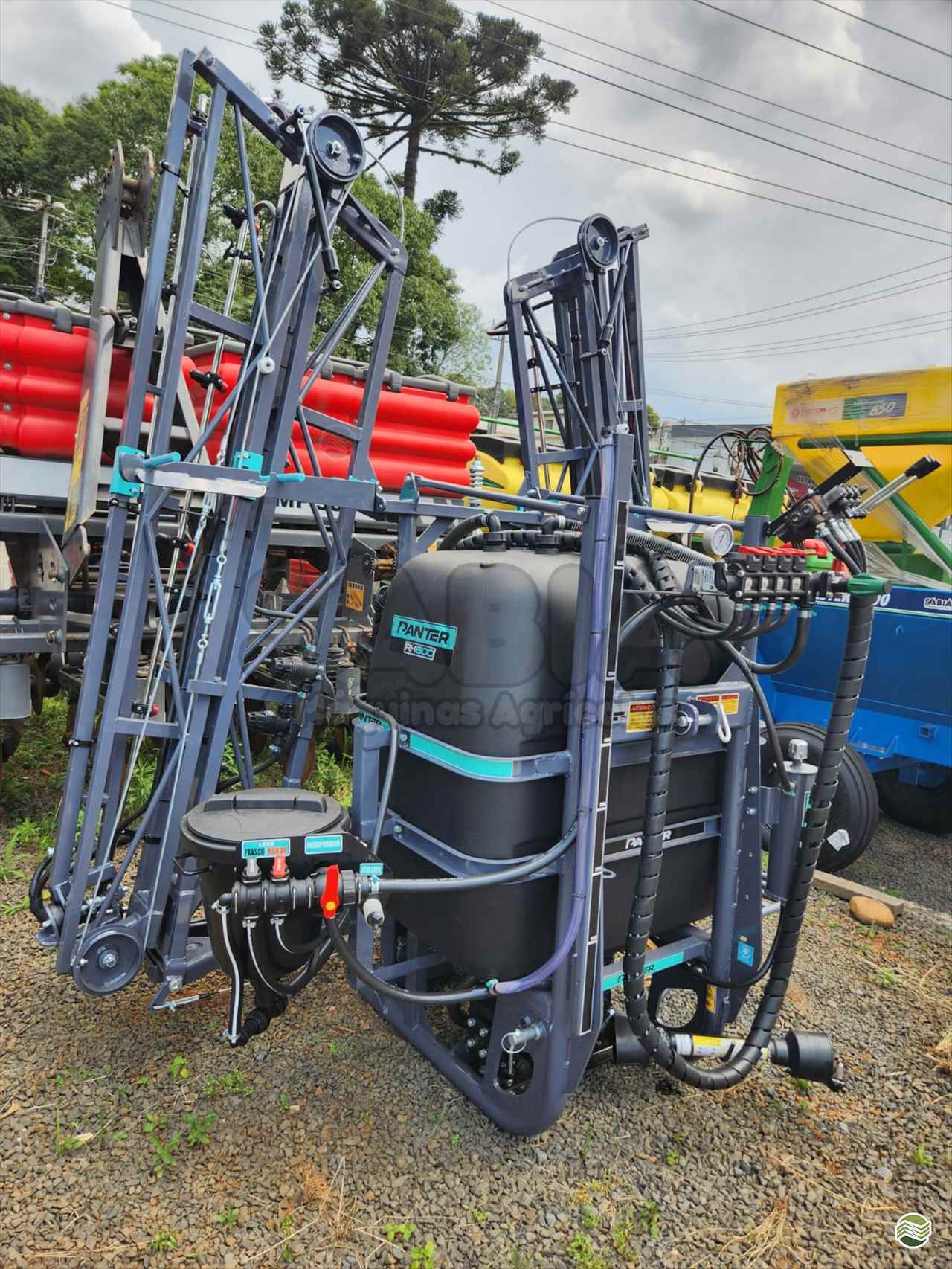 PULVERIZADOR PANTER PANTER 600 Acoplado Hidráulico Sabiá Máquinas Agrícolas IRATI PARANÁ PR